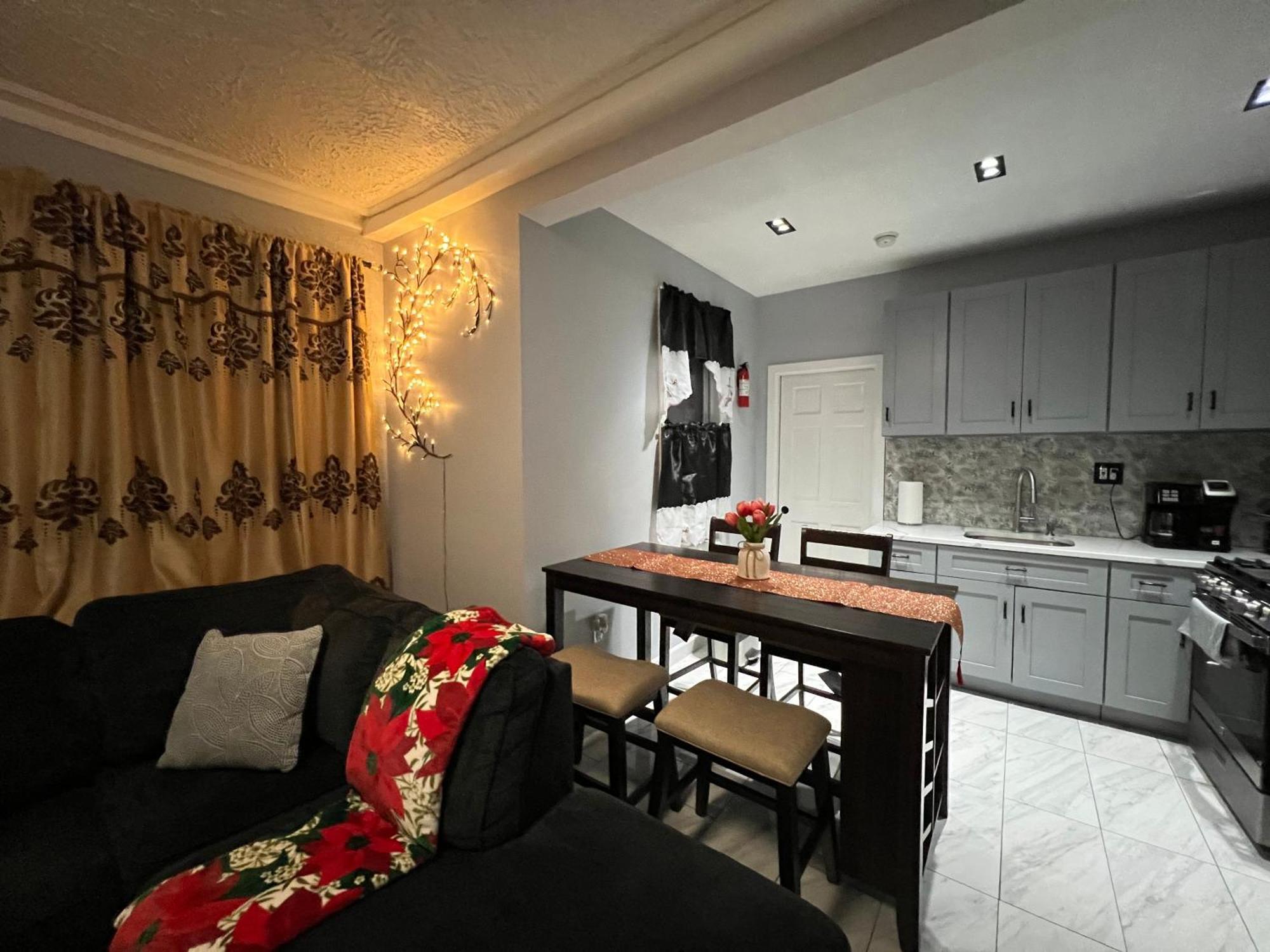 3 Bedrooms In 2nd Floor Modern Brooklyn Home, Close To J Train Casa de hóspedes Nova York